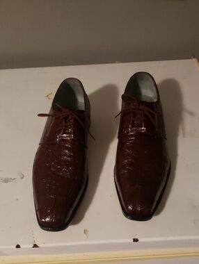 Maroon Ostrich Belvedere